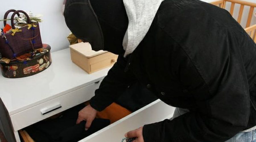 Due furti a distanza ravvicinata in Via Campanella