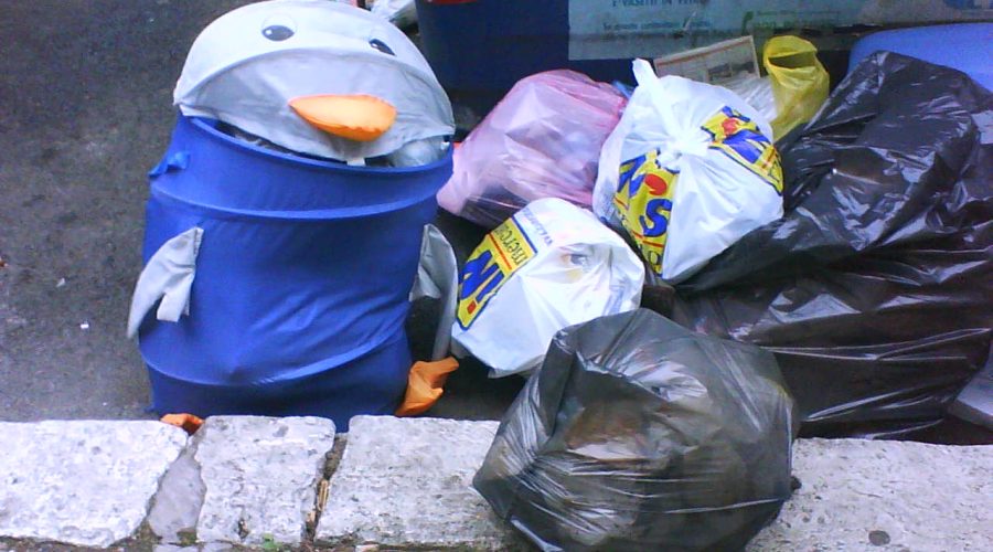 Lotta agli incivili che non fanno la raccolta differenziata