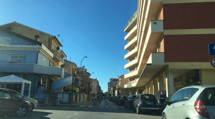 Isola pedonale a Castelnuovo anche in pausa pranzo fino al 21 agosto