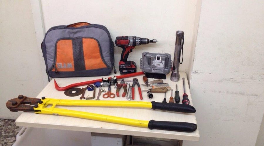 Fermato Tunisino a Montarice in possesso di arnesi da scasso, droga e sanza patente e assicurazione