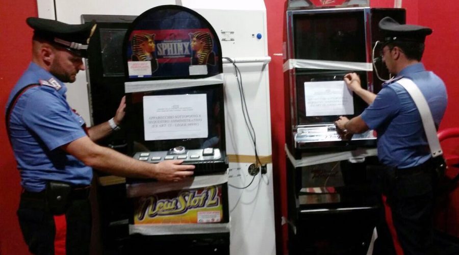 Furto al Bar Super Club. Euro rubati da slot machines