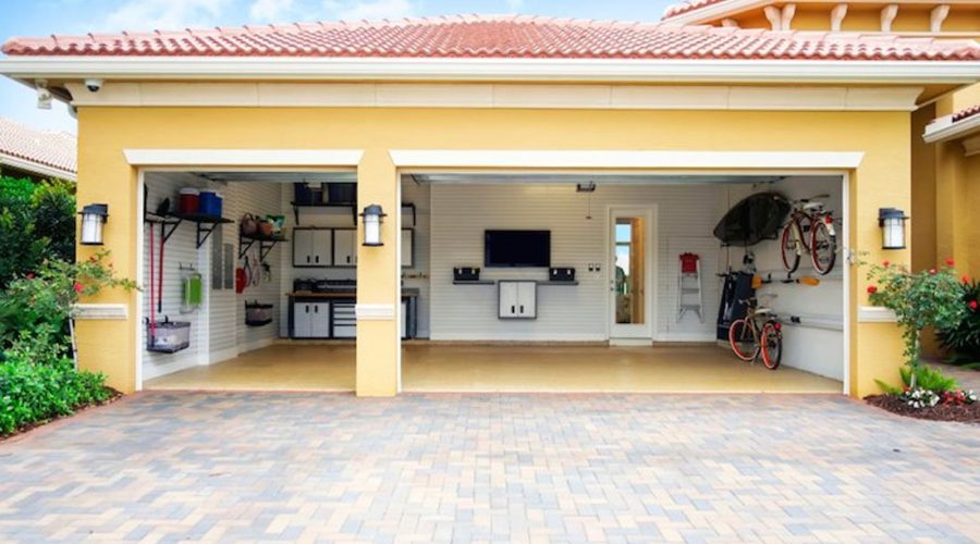 Avevano trasformato terrazzi e garage in abitazione, denunciati per abuso edilizio
