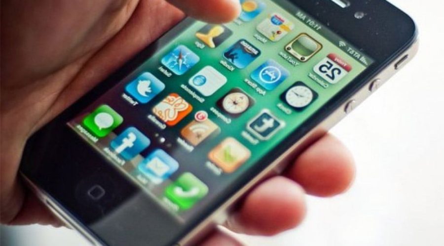 In possesso di uno smartphone rubato, denunciati per ricettazione due ragazzi