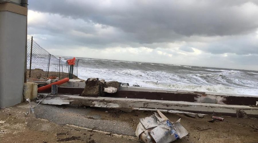 Freddo e raffiche di vento forte, disagi e danni in città e provincia