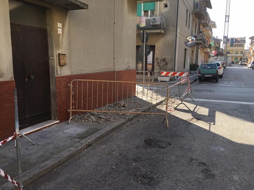 Cornicione Caduto a Porto Recanati