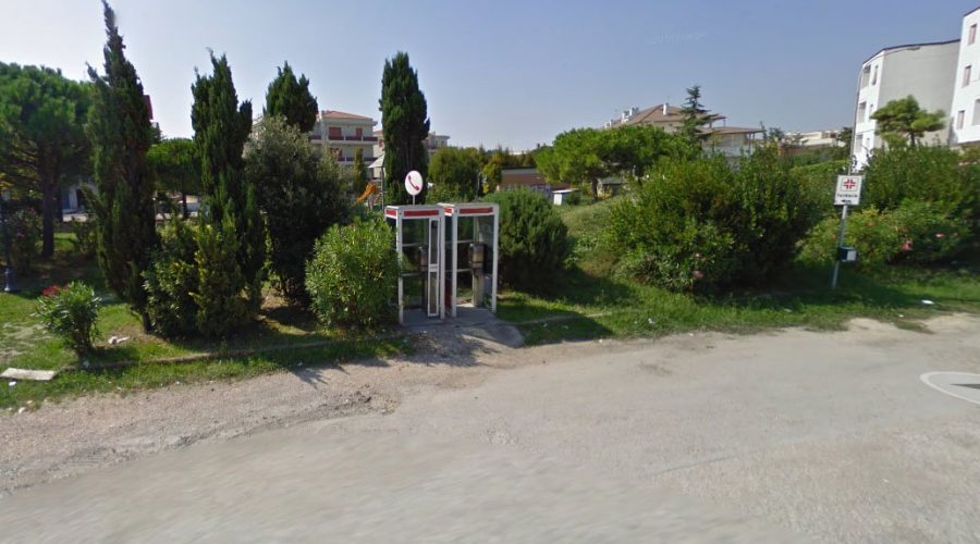 Salviamo le ultime cabine telefoniche