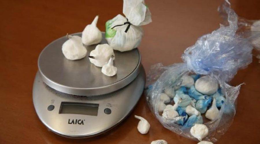Arrestati 5 extracomunitari per detenzione di droga a fini di spaccio