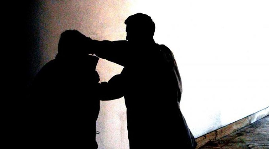 Pestato a sangue da un Pakistano, si rivolge alle forze dell’ordine